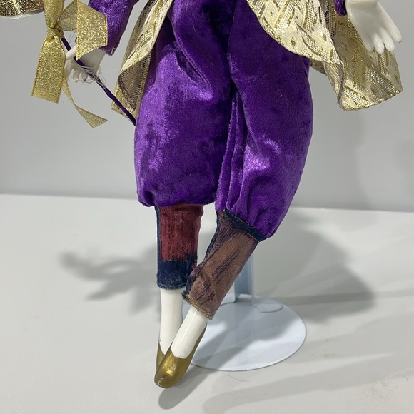 Dancing Musical Masquerade Pierrot Doll Christmas Around the World - Picture 6 of 15